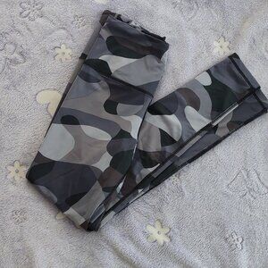 Victoria's Secret, Victoria Sport camo leggings